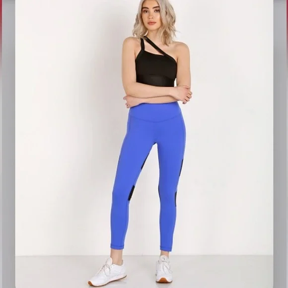 Reebok One Shoulder Bra in Black - Picture 3 of 8